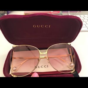 Authentic Gucci round sunglasses.